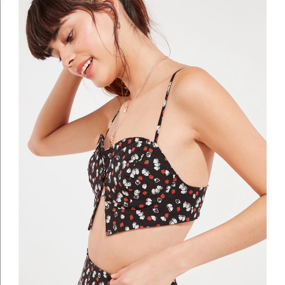 🌞Urban Outfitters Sadie Floral Bralette Top - Picture 2 of 7